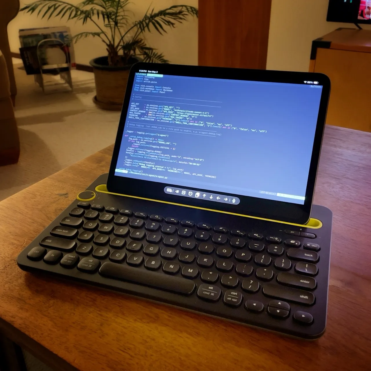 iPad "laptop" setup with chonky Logitech K480 keyboard